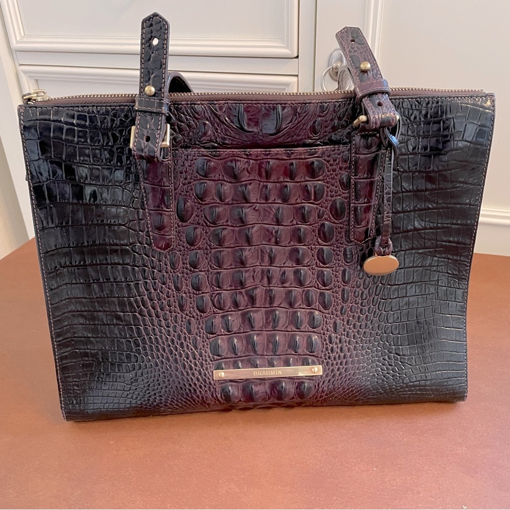 Brahmin EUC zipper top tote bag alligator texture in rich browns and black